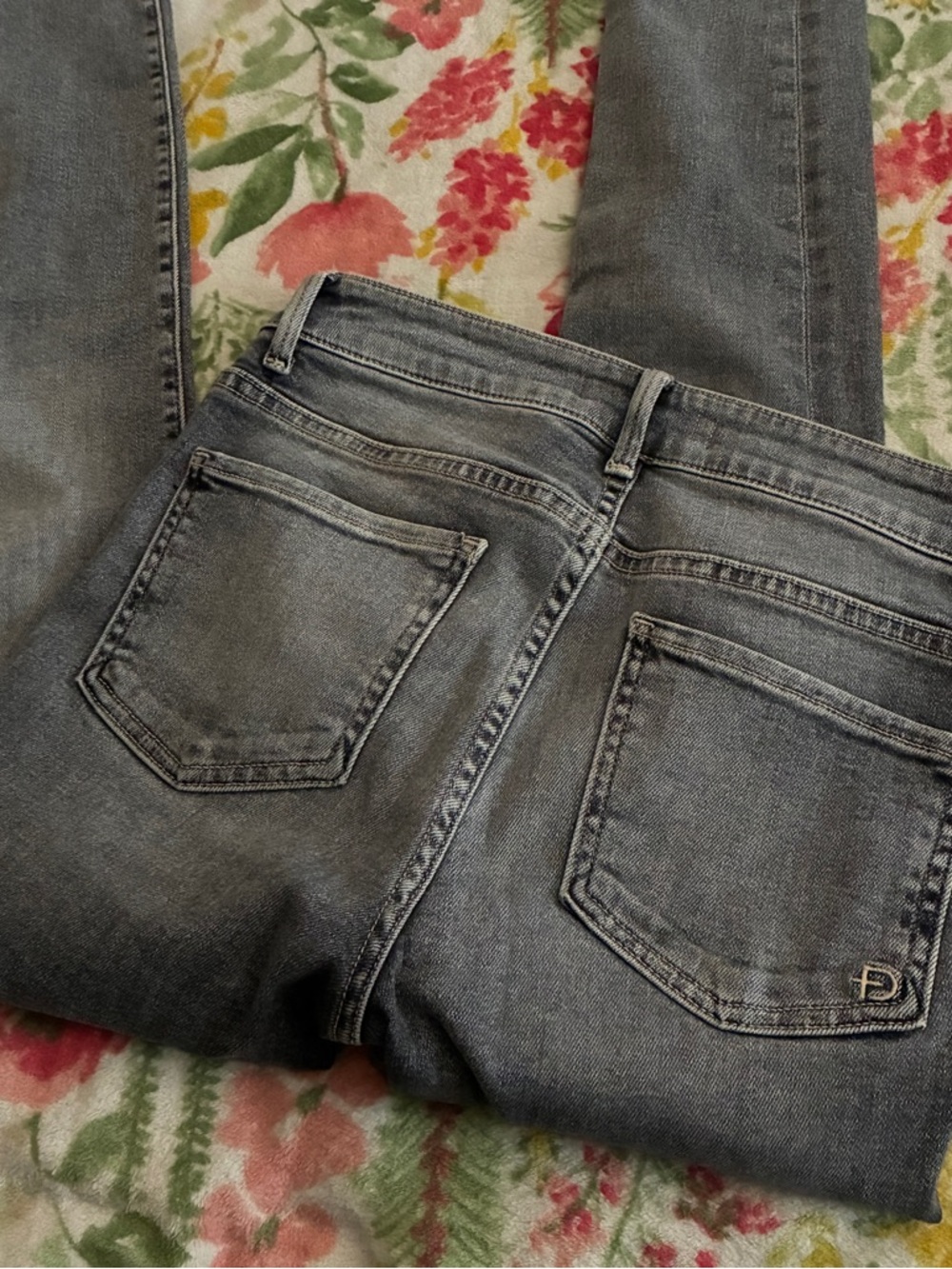 πFidelity Women's Gray High-Rise Slim π Jeans ππΊπ - Picture 4 of 8